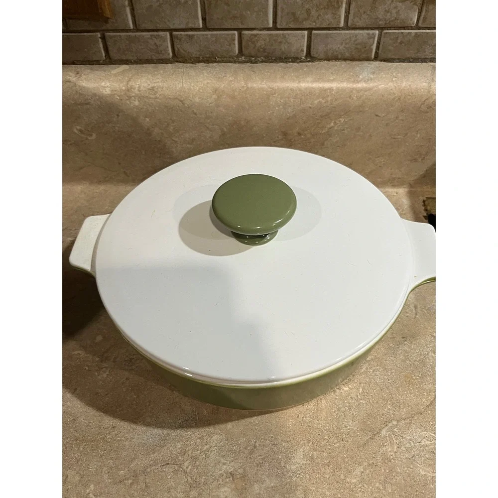 Vintage Corning Ware P-701-B Avocado Green 1 Quart Round Casserole Dish with Lid